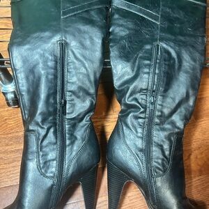Black Leather Boots Guess